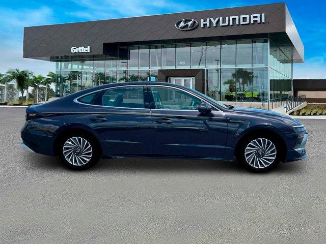 new 2025 Hyundai Sonata Hybrid car, priced at $31,923