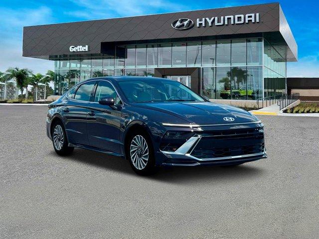 new 2025 Hyundai Sonata Hybrid car, priced at $31,923