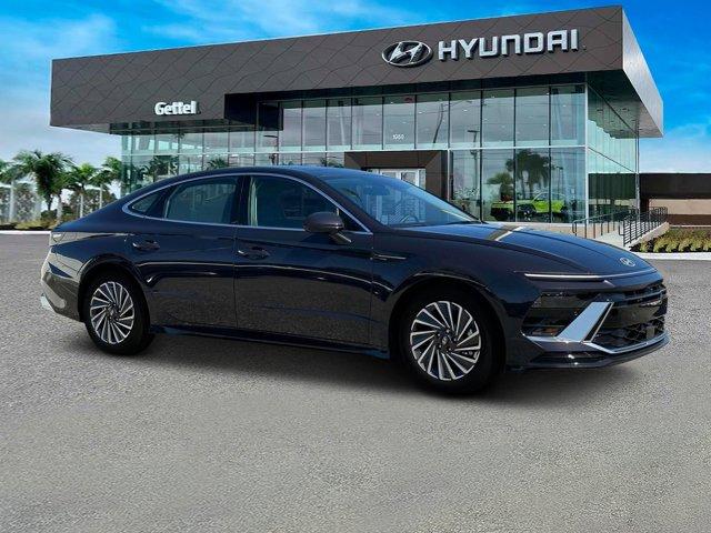 new 2025 Hyundai Sonata Hybrid car, priced at $37,940