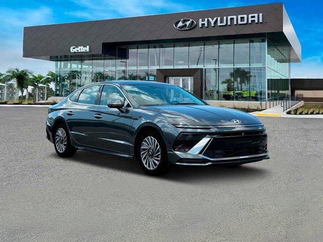 new 2025 Hyundai Sonata Hybrid car, priced at $38,205