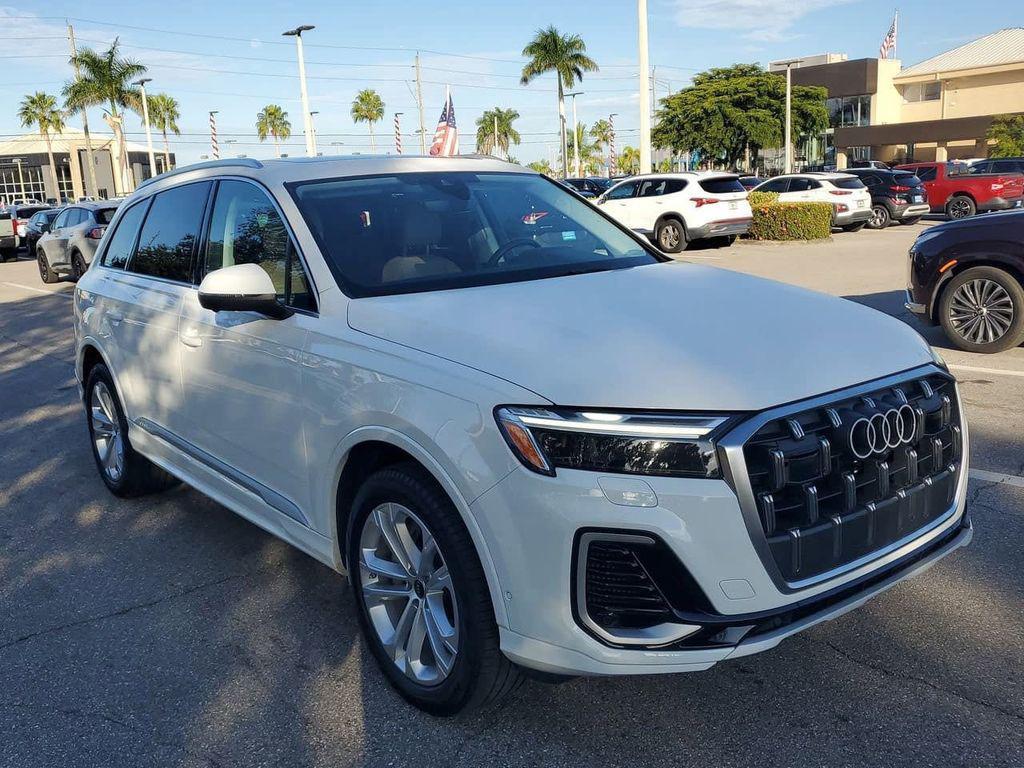 used 2025 Audi Q7 car, priced at $51,599