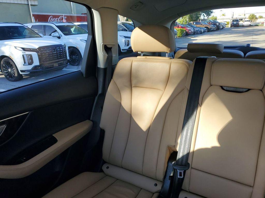 used 2025 Audi Q7 car, priced at $51,599