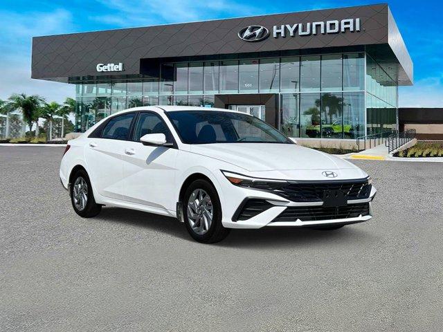 new 2025 Hyundai Elantra HEV car, priced at $27,930