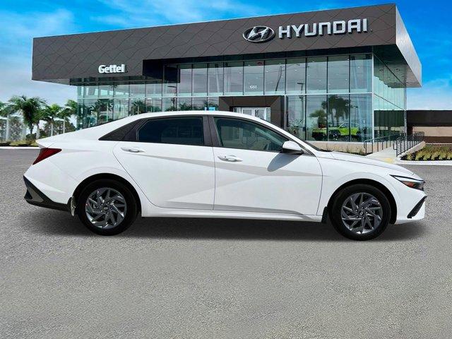 new 2025 Hyundai Elantra HEV car, priced at $27,930