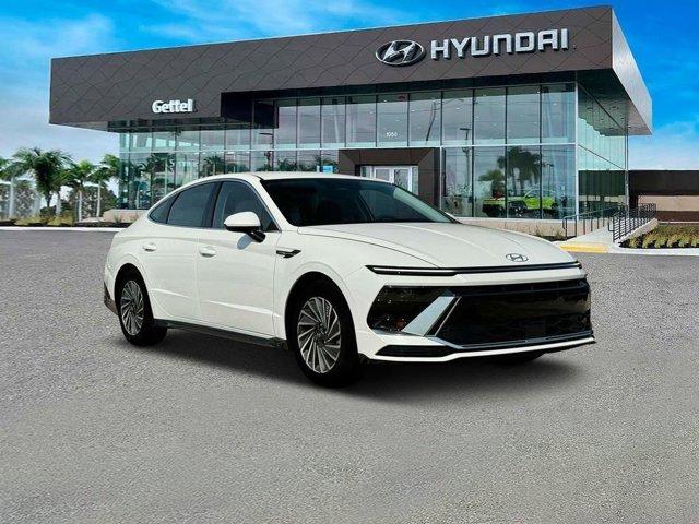 new 2025 Hyundai Sonata Hybrid car, priced at $30,470