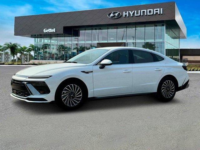 new 2025 Hyundai Sonata Hybrid car, priced at $30,470