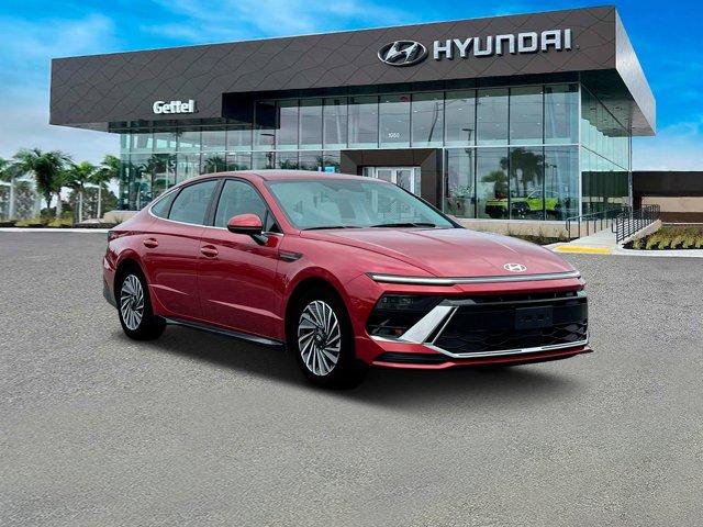 new 2025 Hyundai Sonata Hybrid car, priced at $32,205