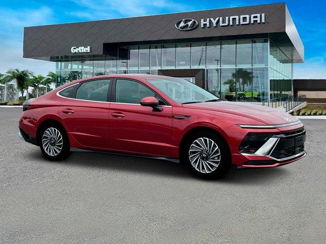 new 2025 Hyundai Sonata Hybrid car, priced at $32,205