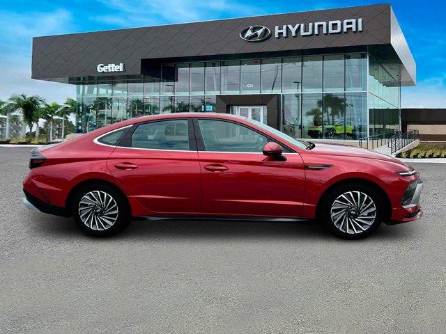 new 2025 Hyundai Sonata Hybrid car, priced at $32,205