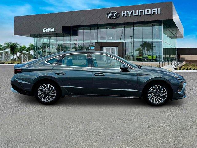 new 2025 Hyundai Sonata Hybrid car, priced at $38,160