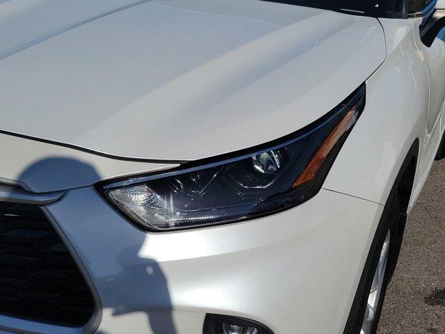 used 2022 Toyota Highlander car, priced at $31,459