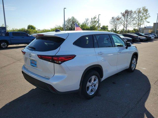 used 2022 Toyota Highlander car, priced at $31,459