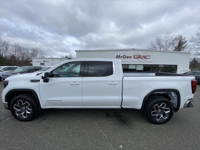 new 2024 GMC Sierra 1500 car, priced at $53,645