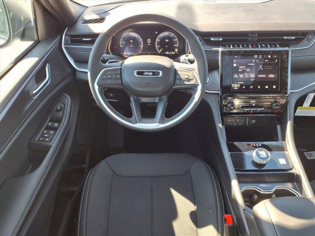 new 2025 Jeep Grand Cherokee car, priced at $38,499