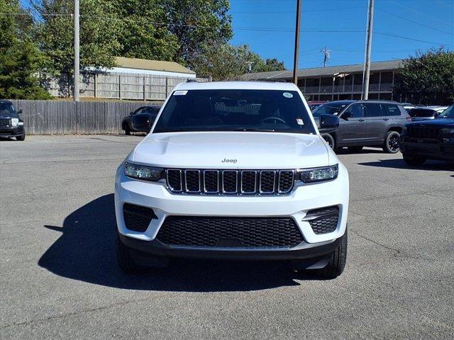 new 2025 Jeep Grand Cherokee car, priced at $38,499