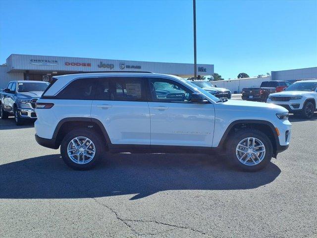 new 2025 Jeep Grand Cherokee car, priced at $38,499