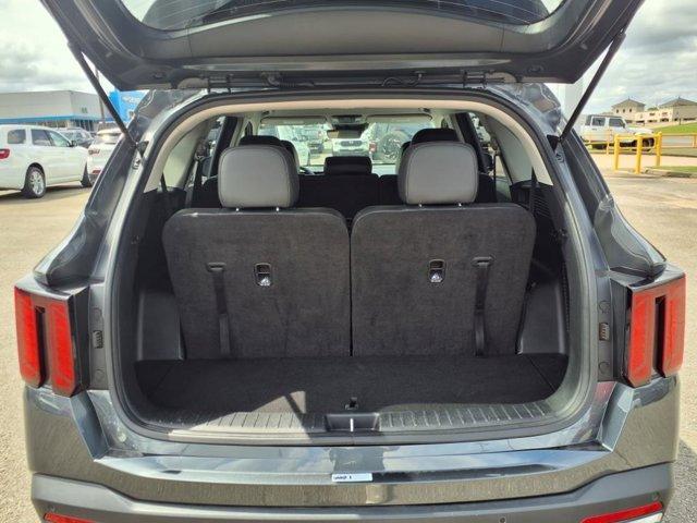 used 2024 Kia Sorento car, priced at $30,900
