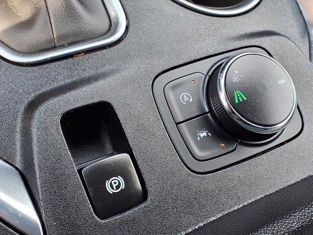 used 2022 Chevrolet Traverse car, priced at $30,900