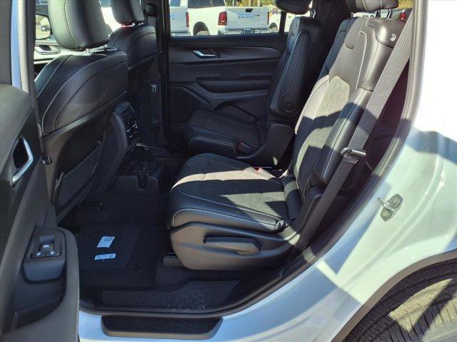 new 2025 Jeep Grand Cherokee L car, priced at $45,607