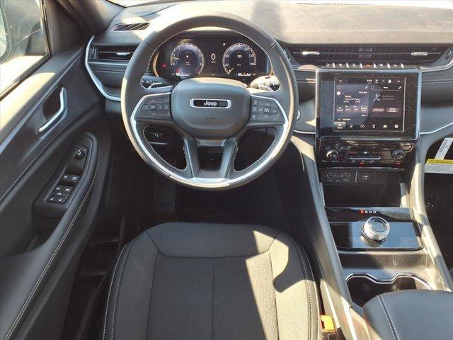 new 2025 Jeep Grand Cherokee car, priced at $39,035