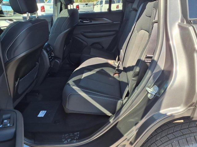 new 2025 Jeep Grand Cherokee car, priced at $39,035