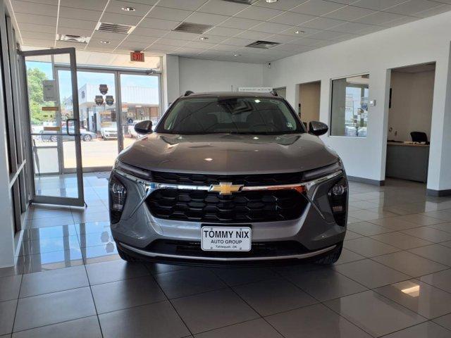 new 2025 Chevrolet Trax car, priced at $25,525