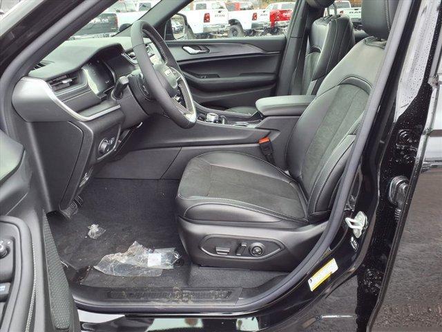 new 2025 Jeep Grand Cherokee car, priced at $48,375