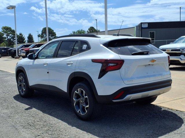 new 2025 Chevrolet Trax car, priced at $25,525