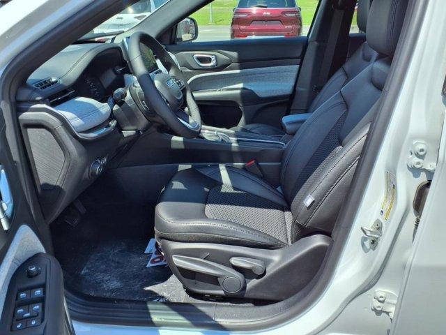new 2025 Jeep Compass car, priced at $28,699