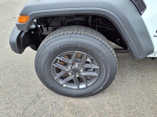 new 2025 Jeep Gladiator car, priced at $42,779