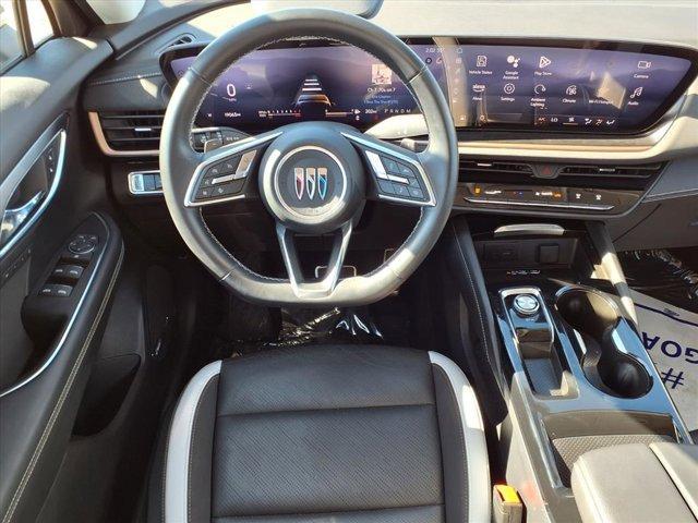used 2025 Buick Envision car, priced at $37,900