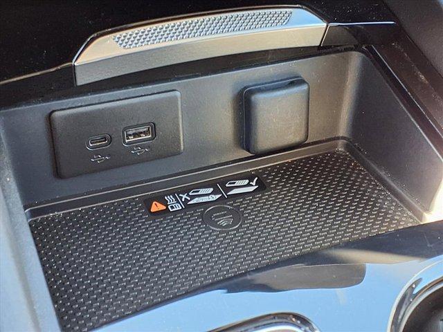 used 2025 Buick Envision car, priced at $37,900