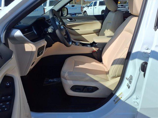 new 2025 Jeep Grand Cherokee L car, priced at $54,240