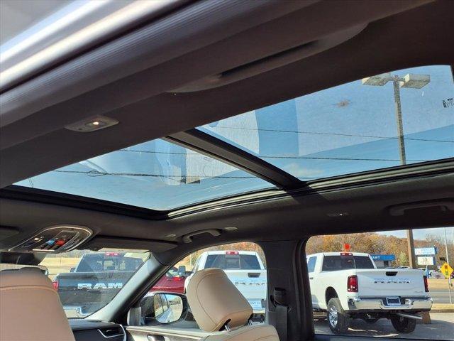 new 2025 Jeep Grand Cherokee L car, priced at $54,240