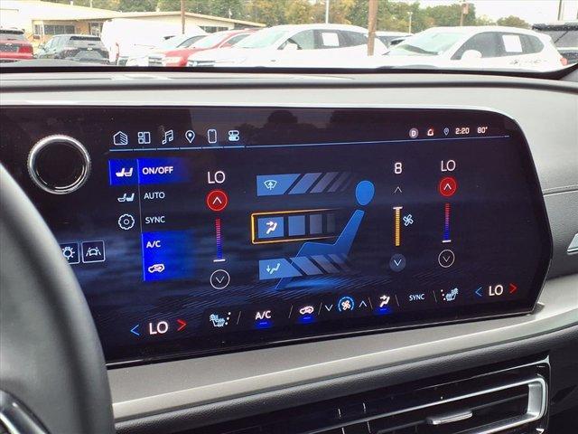 used 2024 Chevrolet Traverse car, priced at $39,900