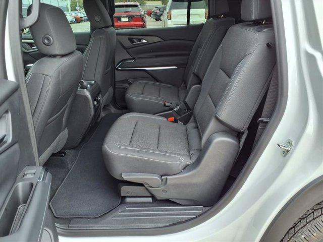 used 2024 Chevrolet Traverse car, priced at $39,900