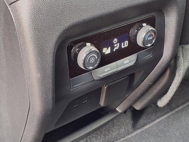 used 2024 Chevrolet Traverse car, priced at $39,900