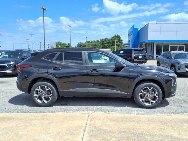 new 2025 Chevrolet Trax car, priced at $25,525