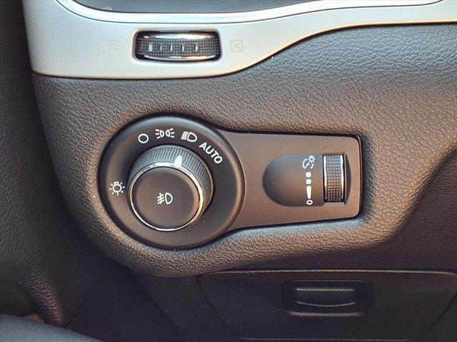 used 2022 Jeep Cherokee car, priced at $25,900