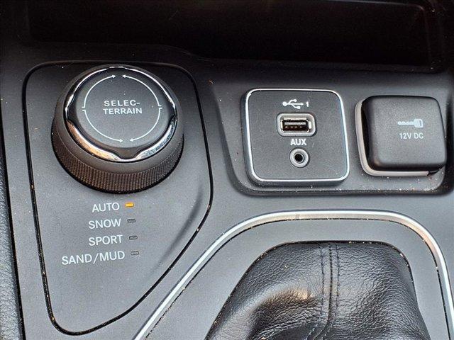 used 2022 Jeep Cherokee car, priced at $25,900