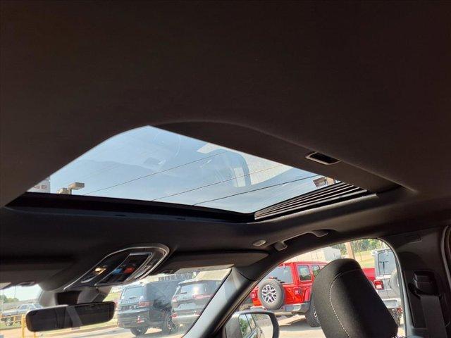 new 2025 Jeep Grand Cherokee car, priced at $34,910