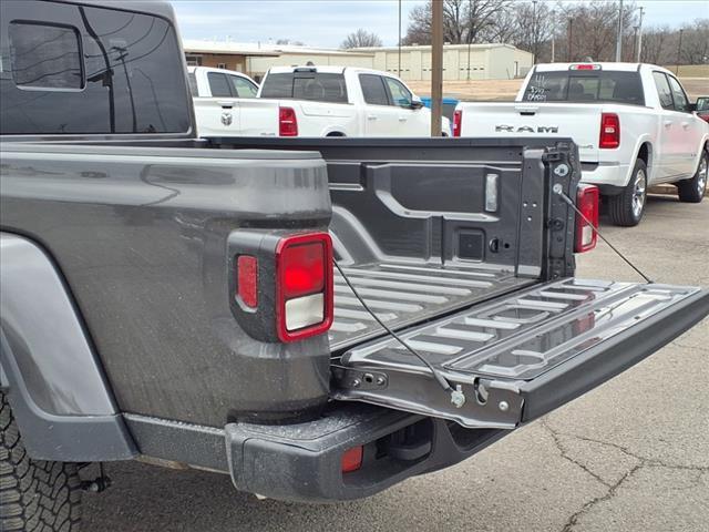 new 2025 Jeep Gladiator car, priced at $41,443