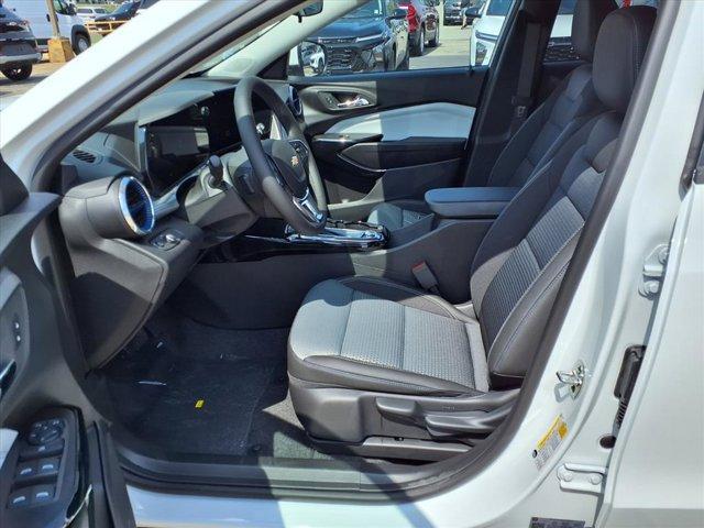 new 2025 Chevrolet Trax car, priced at $25,525