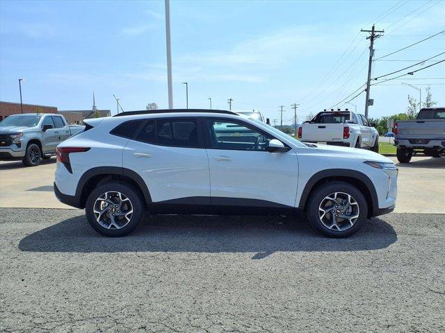 new 2025 Chevrolet Trax car, priced at $25,525