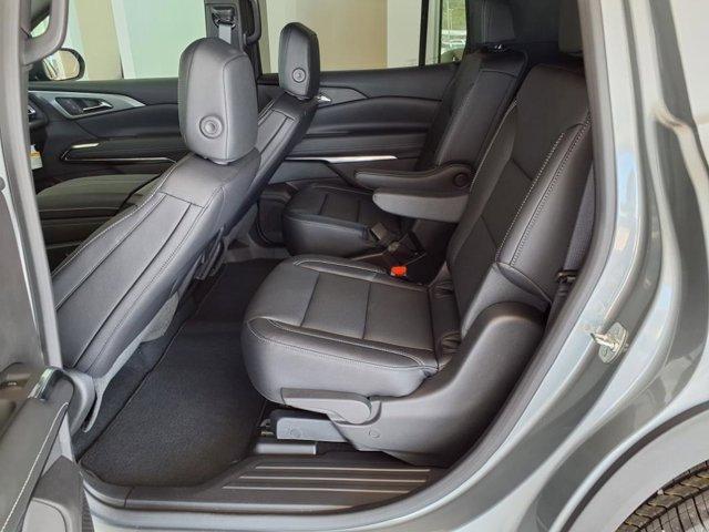 new 2025 Chevrolet Traverse car, priced at $43,735