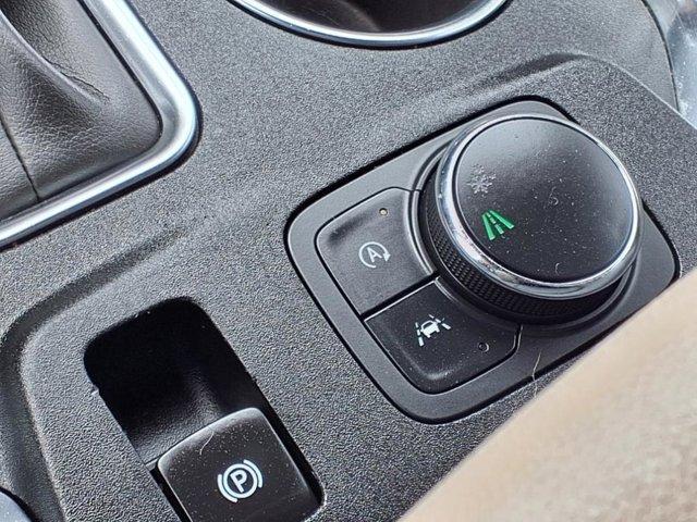 used 2023 Chevrolet Traverse car, priced at $28,900