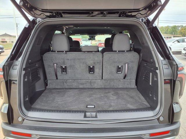 used 2025 Chevrolet Traverse car, priced at $42,900