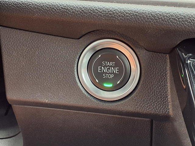 used 2025 Chevrolet Traverse car, priced at $42,900