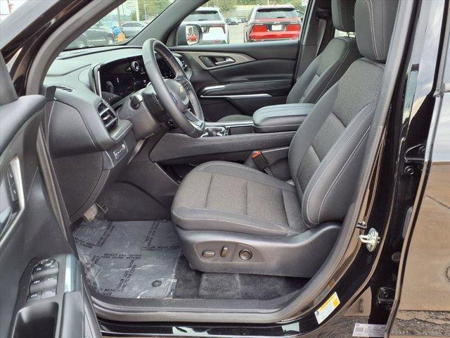 used 2025 Chevrolet Traverse car, priced at $42,900