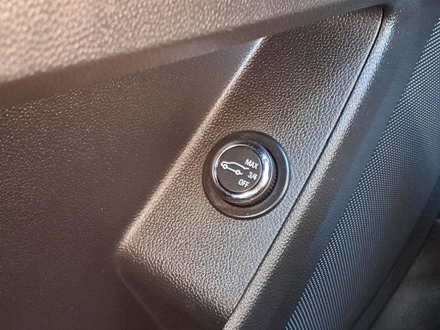 used 2023 Chevrolet Traverse car, priced at $29,900